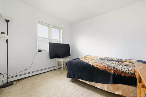 Bedroom - 75 Harding Pl, Freeport, NY 11520 photo 4 of 5