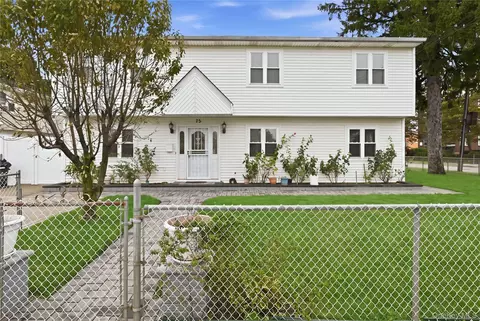 Exterior - 75 Harding Pl, Freeport, NY 11520 photo 1 of 9