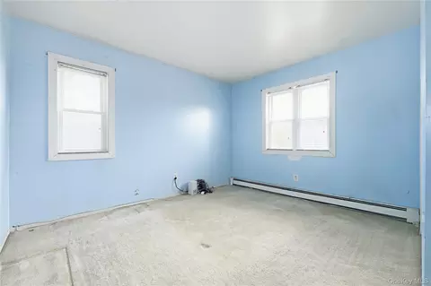 Bedroom - 75 Harding Pl, Freeport, NY 11520 photo 1 of 5