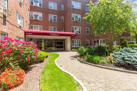 75 S Middle Nck #4-A, North Hempstead, NY 11021
