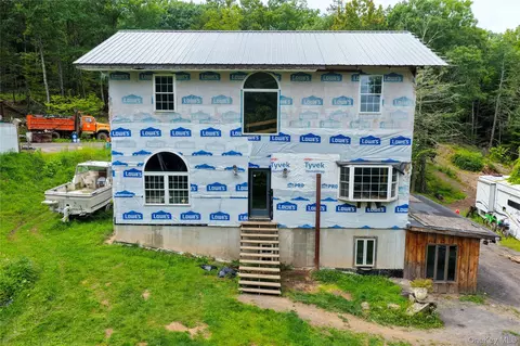 661 Hervey Sunside Rd, Cornwallville, NY 12418