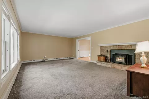 Living - 4 Deer Run Rd, Poughkeepsie, NY 12603 photo 3 of 3