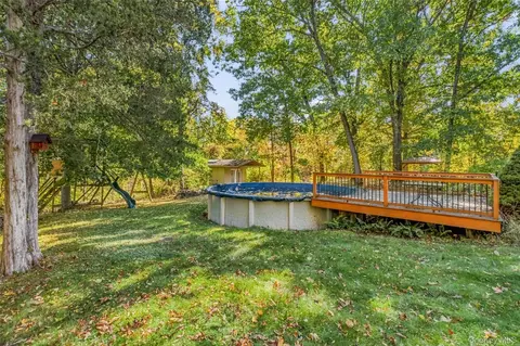 Exterior - 4 Deer Run Rd, Poughkeepsie, NY 12603 photo 9 of 10