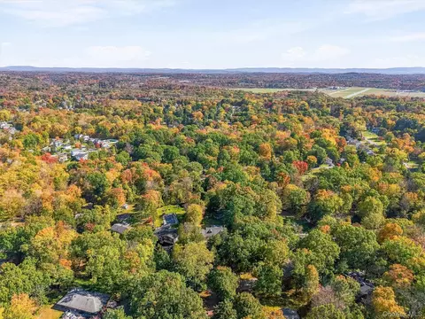 View/Area - 4 Deer Run Rd, Poughkeepsie, NY 12603 photo 2 of 2