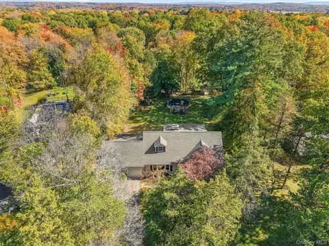 View/Area - 4 Deer Run Rd, Poughkeepsie, NY 12603 photo 1 of 2