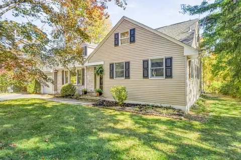 Exterior - 4 Deer Run Rd, Poughkeepsie, NY 12603 photo 4 of 10