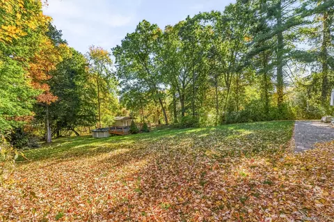 Exterior - 4 Deer Run Rd, Poughkeepsie, NY 12603 photo 6 of 10