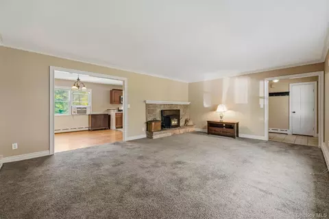 Living - 4 Deer Run Rd, Poughkeepsie, NY 12603 photo 2 of 3