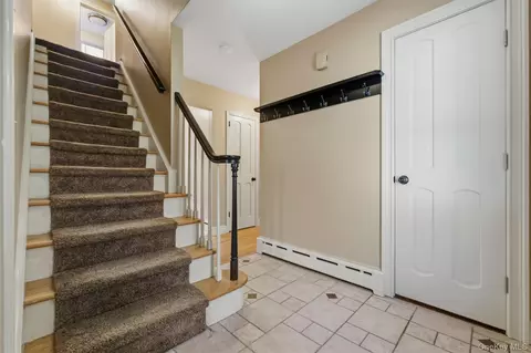 Entry Way - 4 Deer Run Rd, Poughkeepsie, NY 12603 photo 1 of 4
