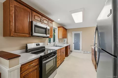 Kitchen - 4 Deer Run Rd, Poughkeepsie, NY 12603 photo 3 of 3