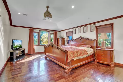Bedroom - 300 Ellen Pl, Jericho, NY 11753 photo 1 of 4
