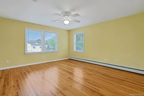 Bedroom - 19 Cambridge St E, Mount Pleasant, NY 10595 photo 2 of 3
