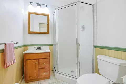 Bath - 19 Cambridge St E, Mount Pleasant, NY 10595 photo 1 of 3