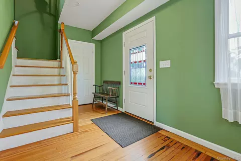 Entry Way - 19 Cambridge St E, Mount Pleasant, NY 10595 photo 1 of 5