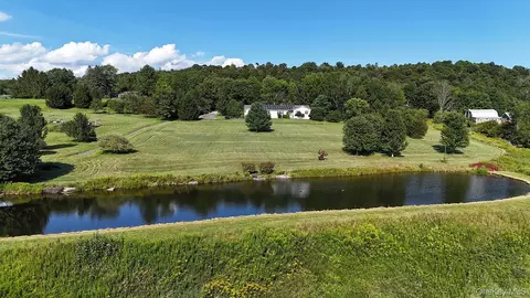 43 Schuman Rd, Damascus, PA 18415