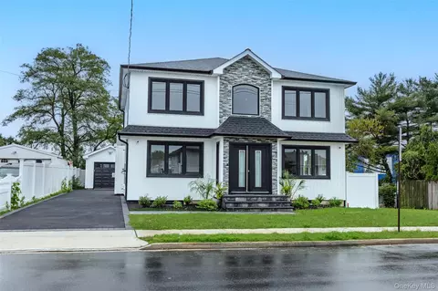 19 Nevada St, Hicksville, NY 11801