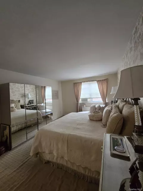 Bedroom - 463 Summit Ave #2-A, Cedarhurst, NY 11516 photo 1 of 2