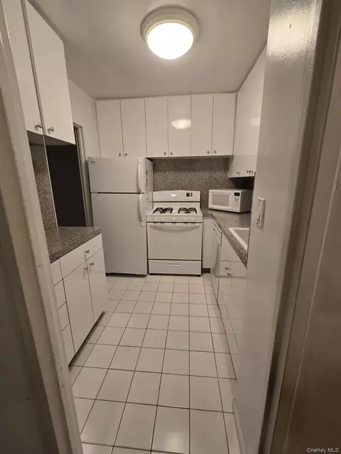 Kitchen - 463 Summit Ave #2-A, Cedarhurst, NY 11516 photo 1 of 1