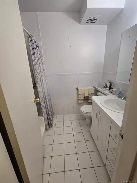 Bath - 463 Summit Ave #2-A, Cedarhurst, NY 11516 photo 1 of 2