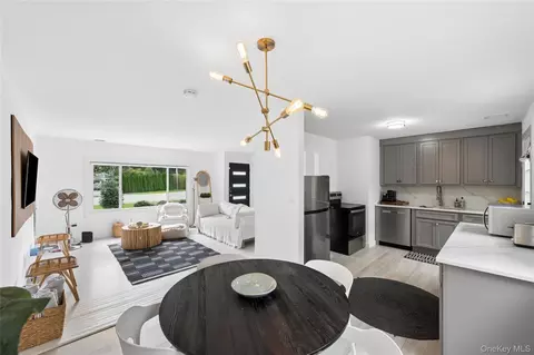 Other - 138 W Tiana Rd, Hampton Bays, NY 11946 photo 3 of 5
