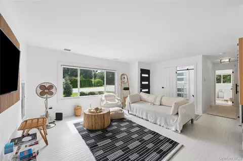 Other - 138 W Tiana Rd, Hampton Bays, NY 11946 photo 4 of 5