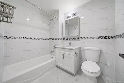 Bath - 141-15 Cherry Ave #3C, Flushing, NY 11355 photo 1 of 1