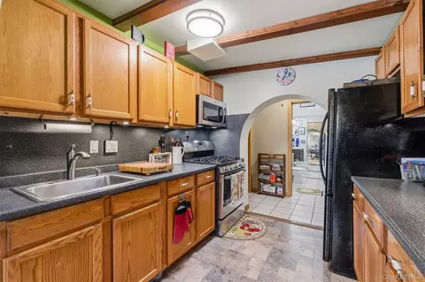 Kitchen - 37 Woodstock Rd, Kent, NY 10512 photo 2 of 2