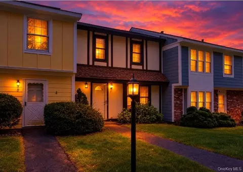 7 Sunny Brook Cir, Lloyd, NY 12528