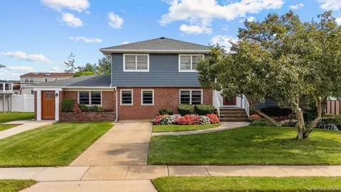 47 Diamond Ave, East Meadow, NY 11554