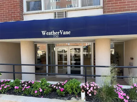 750 Shore Rd #1H, Long Beach, NY 11561