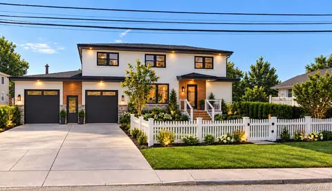 Undisclosed, Lindenhurst, NY 11757