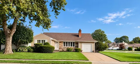 3473 S Hawthorne Dr S, Wantagh, NY 11793