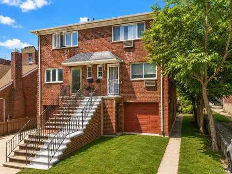6722 Burns St, New York, NY 11375