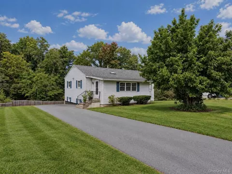 63 Orchard Hill Rd, Wallkill, NY 10940