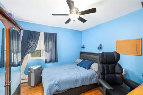 Bedroom - 36 Baldwin Dr, Wappinger, NY 12590 photo 3 of 4