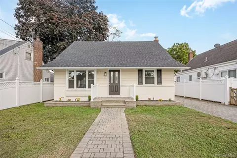 200 Raff Ave, Elmont, NY 11003