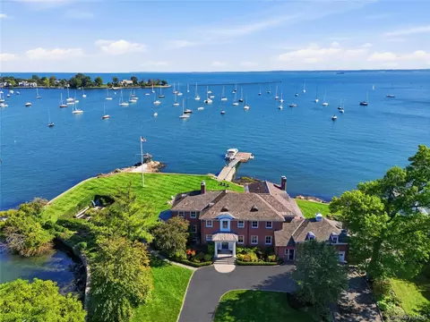1 Bay Ave, Larchmont, NY 10538