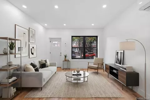 131-37 135th St, New York, NY 11420
