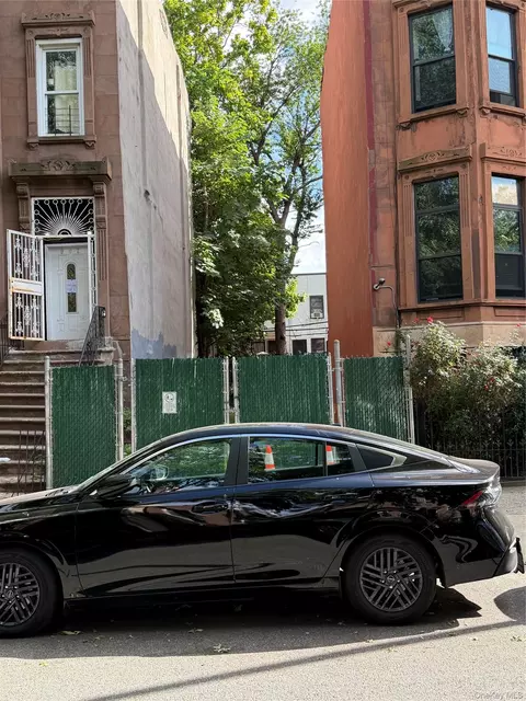 900 Greene Ave # A, New York, NY 11221 photo 2