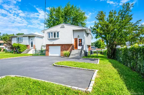 263 Commack Rd, Deer Park, NY 11729