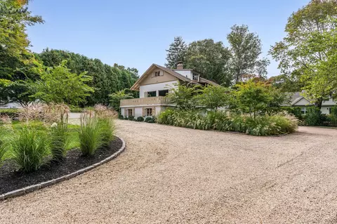 61 Hill St E, Wading River, NY 11792