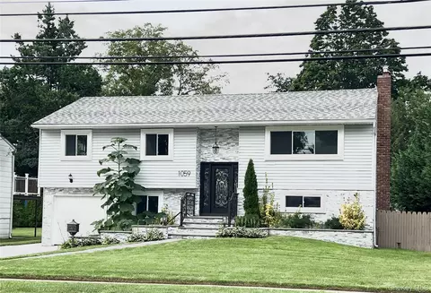 1059 Denton Ave, North Hempstead, NY 11040