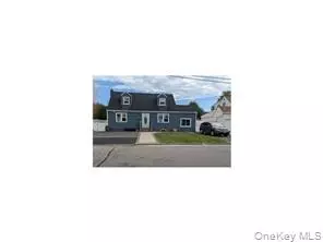 1233 12 St, West Babylon, NY 11704
