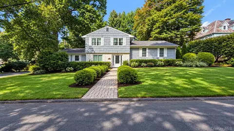 10 Winslow Rd, White Plains, NY 10606