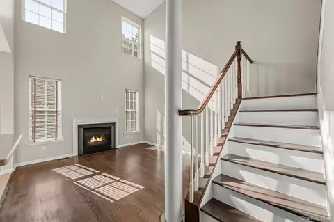 Living - 24 Ford Ct, Monroe, NY 10950 photo 5 of 8