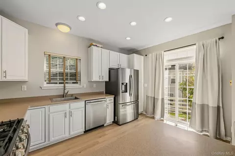 Kitchen - 24 Ford Ct, Monroe, NY 10950 photo 1 of 2