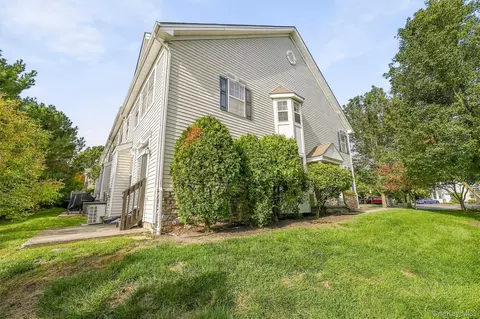 Exterior - 24 Ford Ct, Monroe, NY 10950 photo 2 of 3