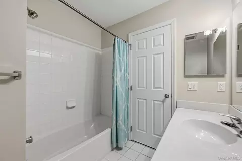 Bath - 24 Ford Ct, Monroe, NY 10950 photo 2 of 5