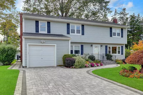 6 Bradford Rd, Plainview, NY 11803