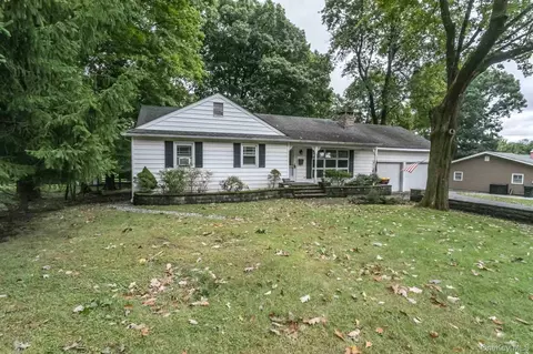 8 Crescent Ave, Warwick, NY 10990